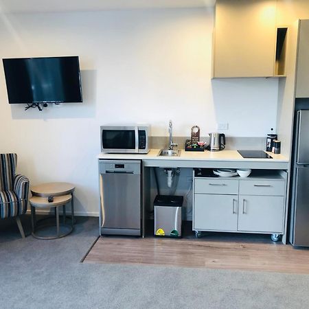 Ramada By Wyndham Queenstown Central מראה חיצוני תמונה