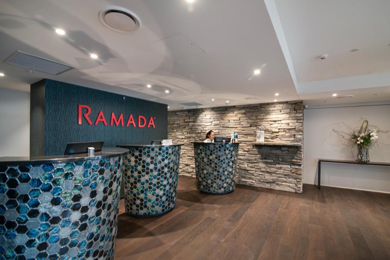 Ramada By Wyndham Queenstown Central מראה חיצוני תמונה