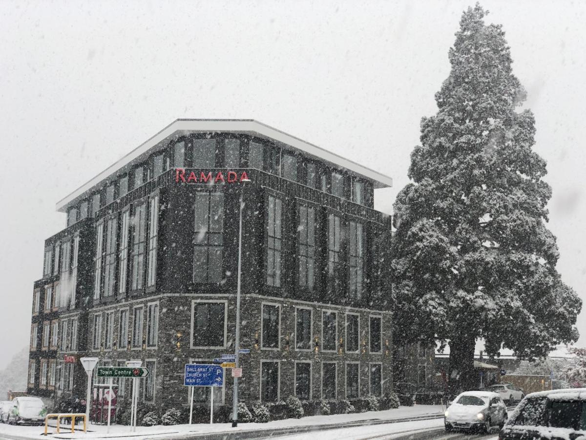 Ramada By Wyndham Queenstown Central מראה חיצוני תמונה