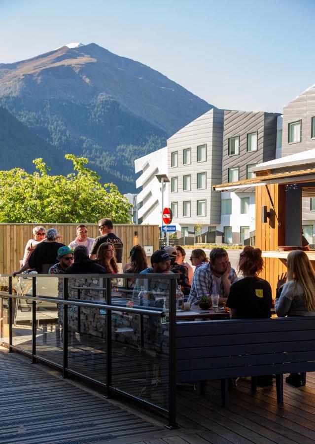 Ramada By Wyndham Queenstown Central מראה חיצוני תמונה
