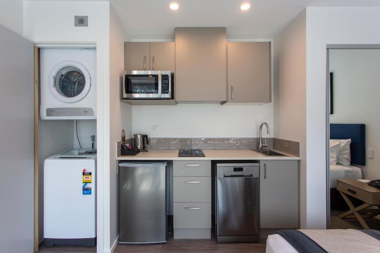 Ramada By Wyndham Queenstown Central מראה חיצוני תמונה