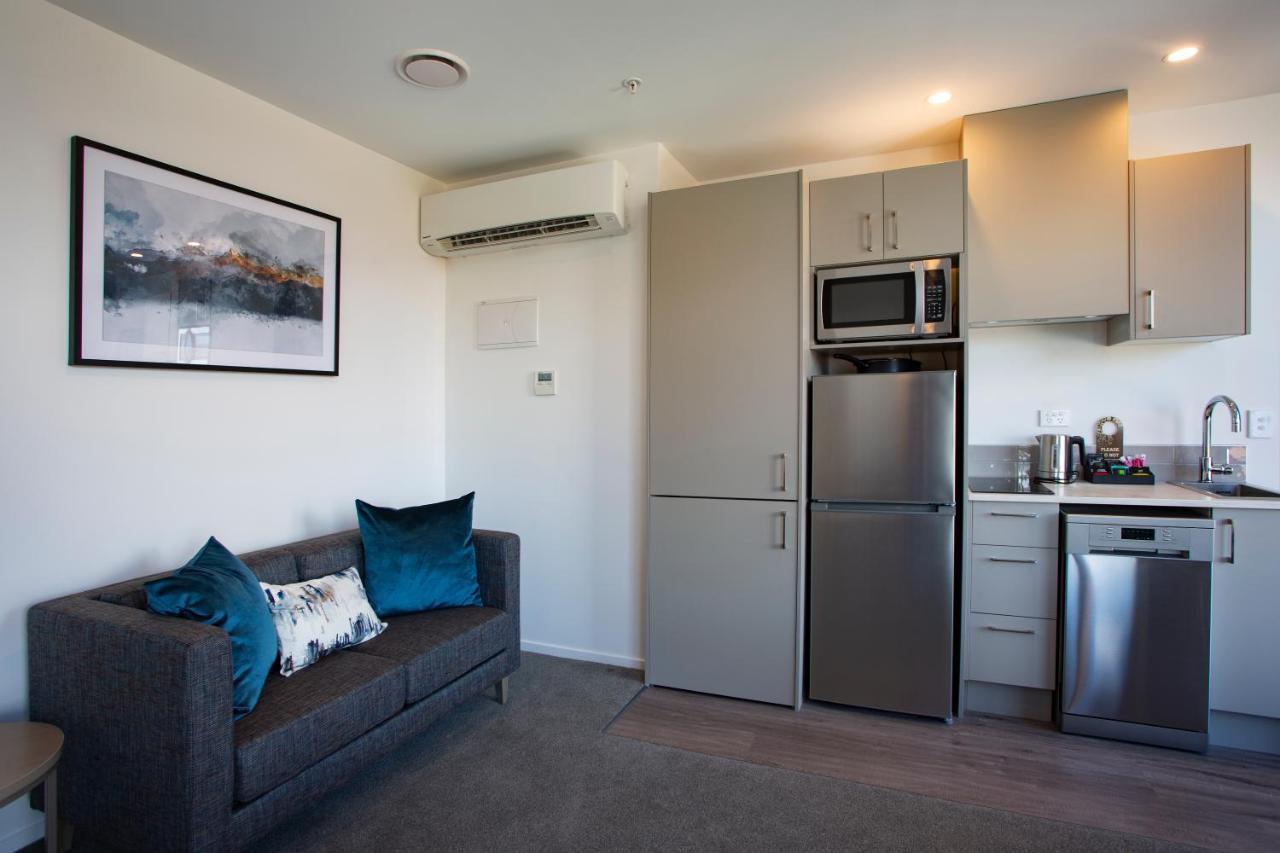 Ramada By Wyndham Queenstown Central מראה חיצוני תמונה
