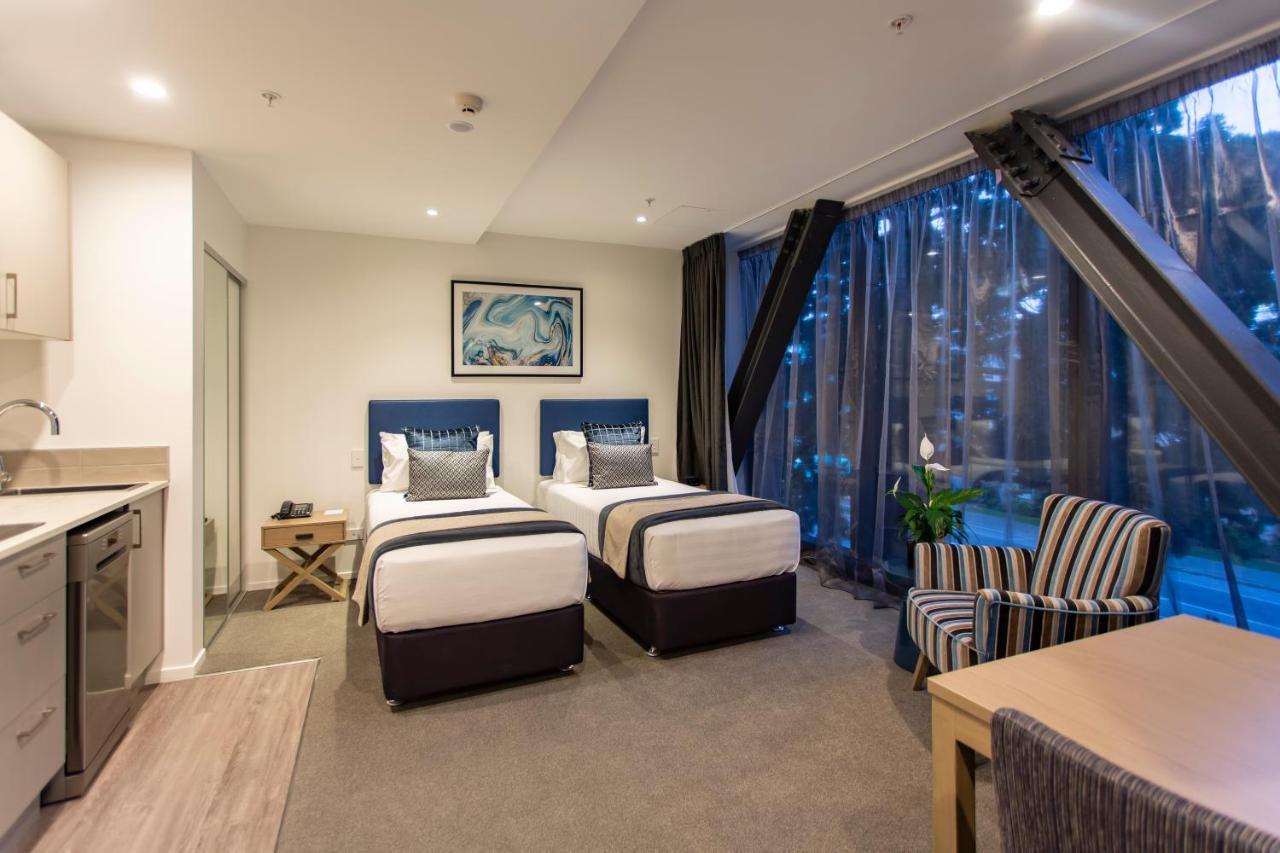 Ramada By Wyndham Queenstown Central מראה חיצוני תמונה