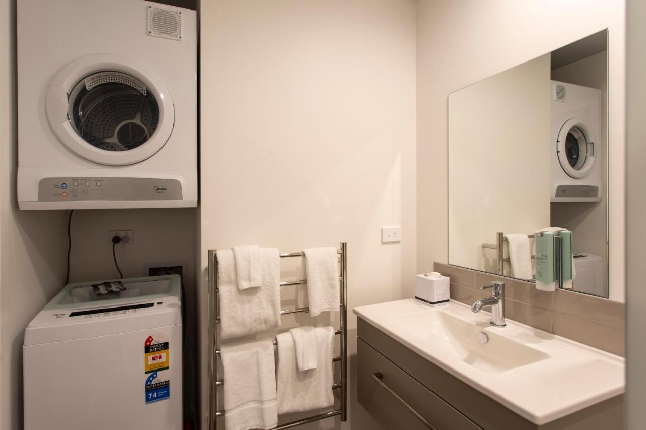 Ramada By Wyndham Queenstown Central מראה חיצוני תמונה