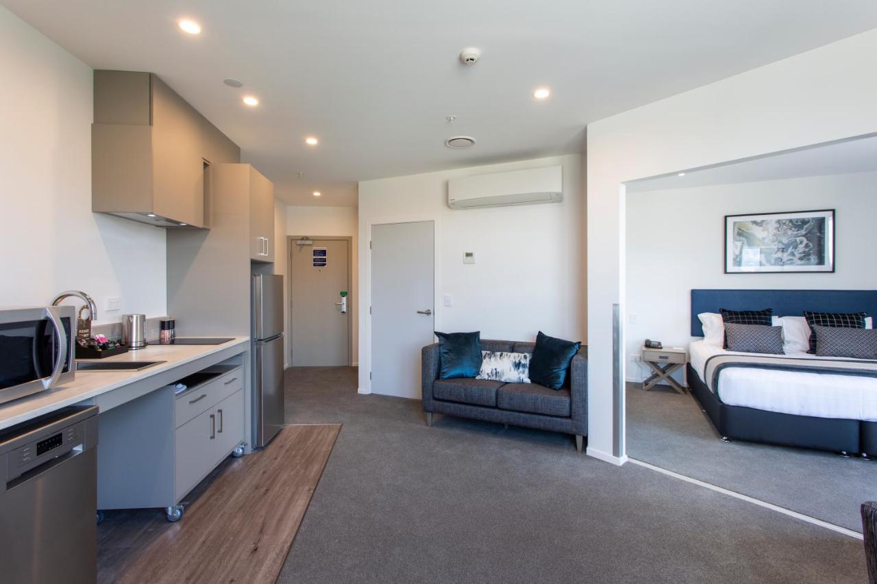 Ramada By Wyndham Queenstown Central מראה חיצוני תמונה
