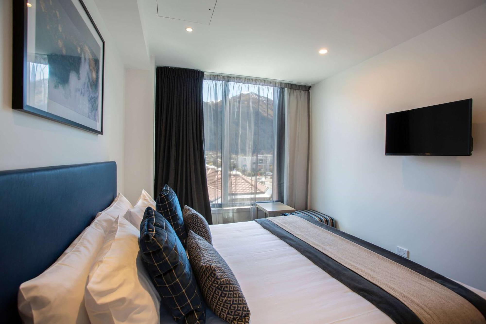 Ramada By Wyndham Queenstown Central מראה חיצוני תמונה