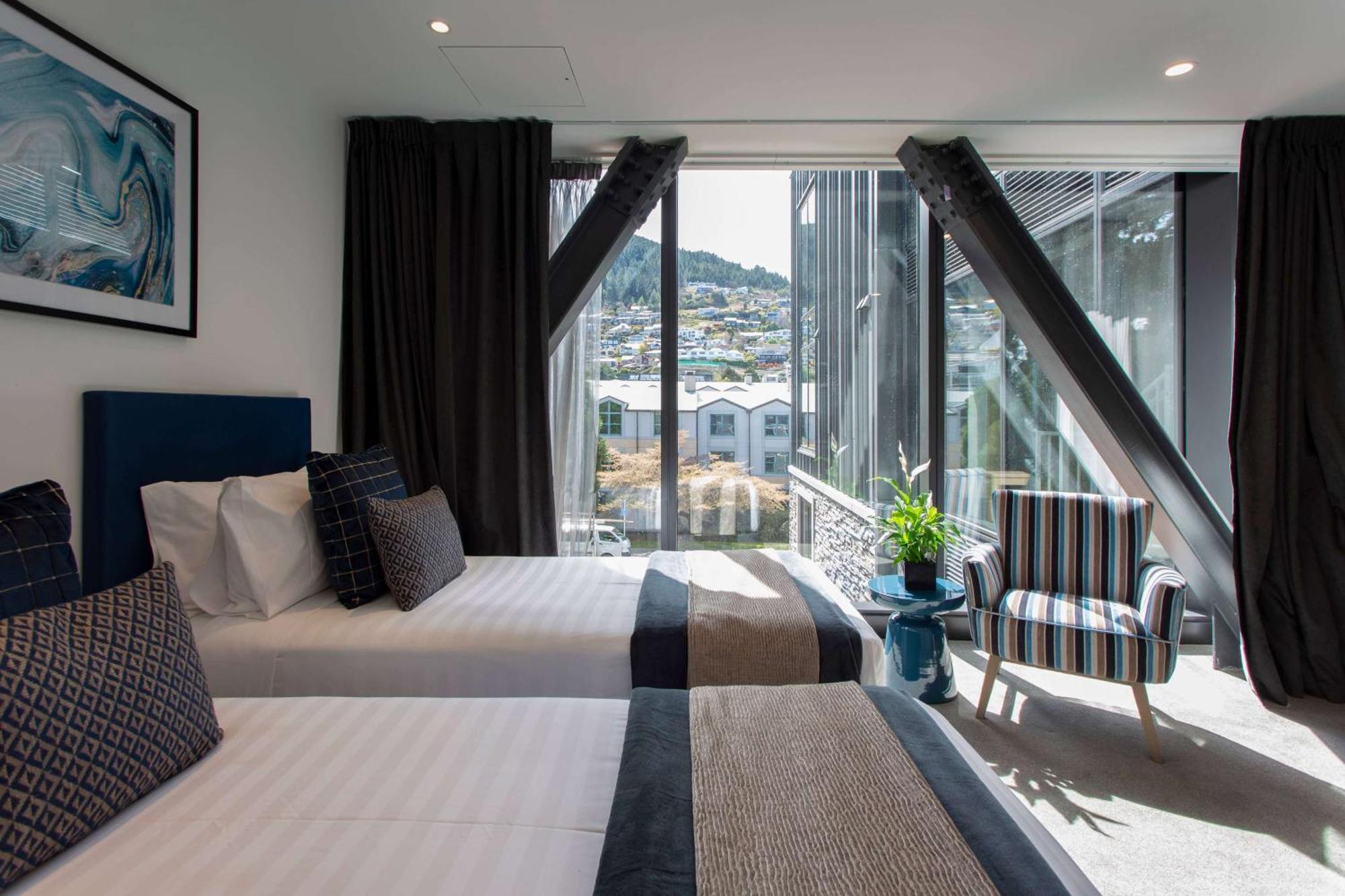 Ramada By Wyndham Queenstown Central מראה חיצוני תמונה