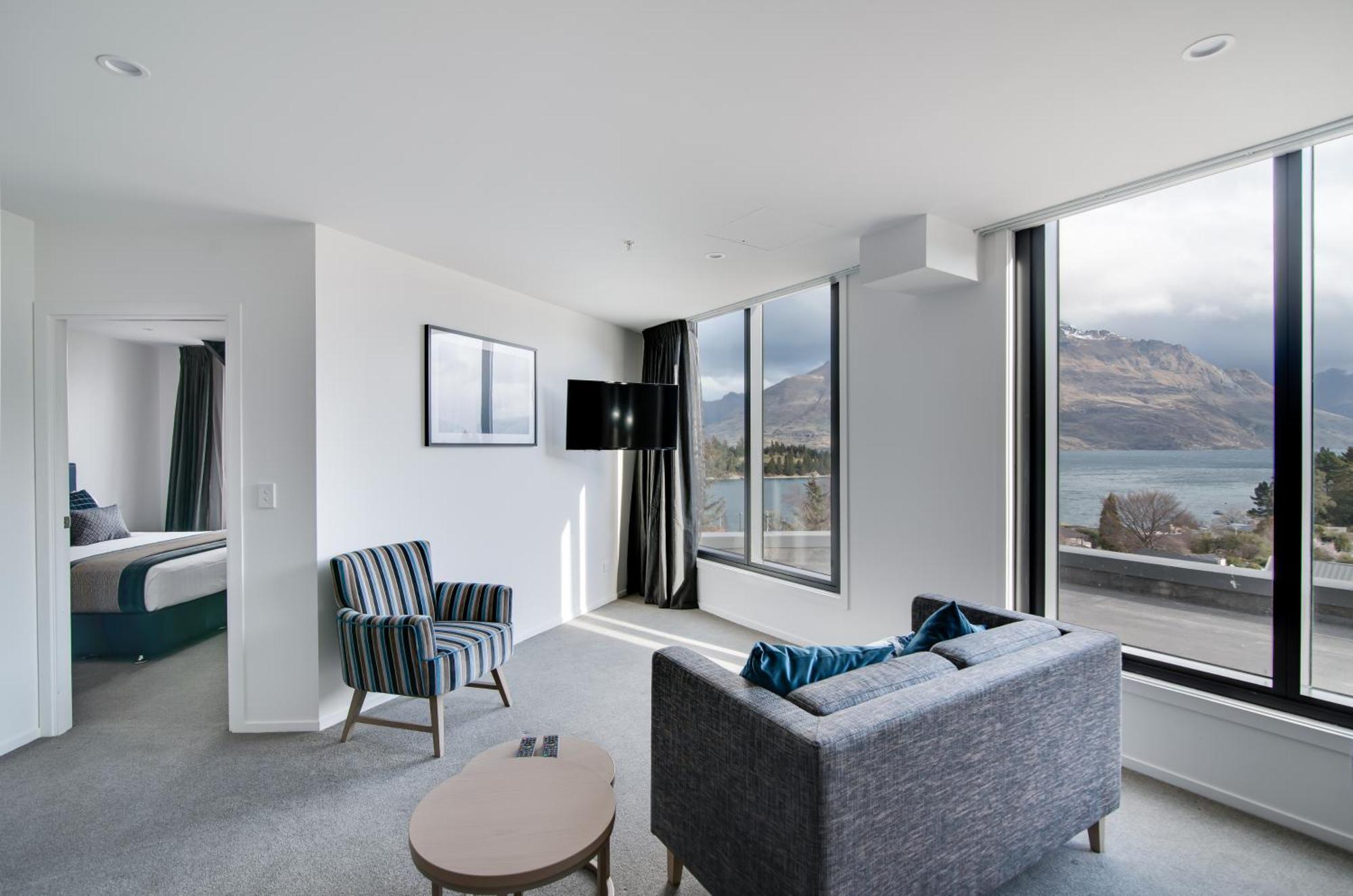 Ramada By Wyndham Queenstown Central מראה חיצוני תמונה