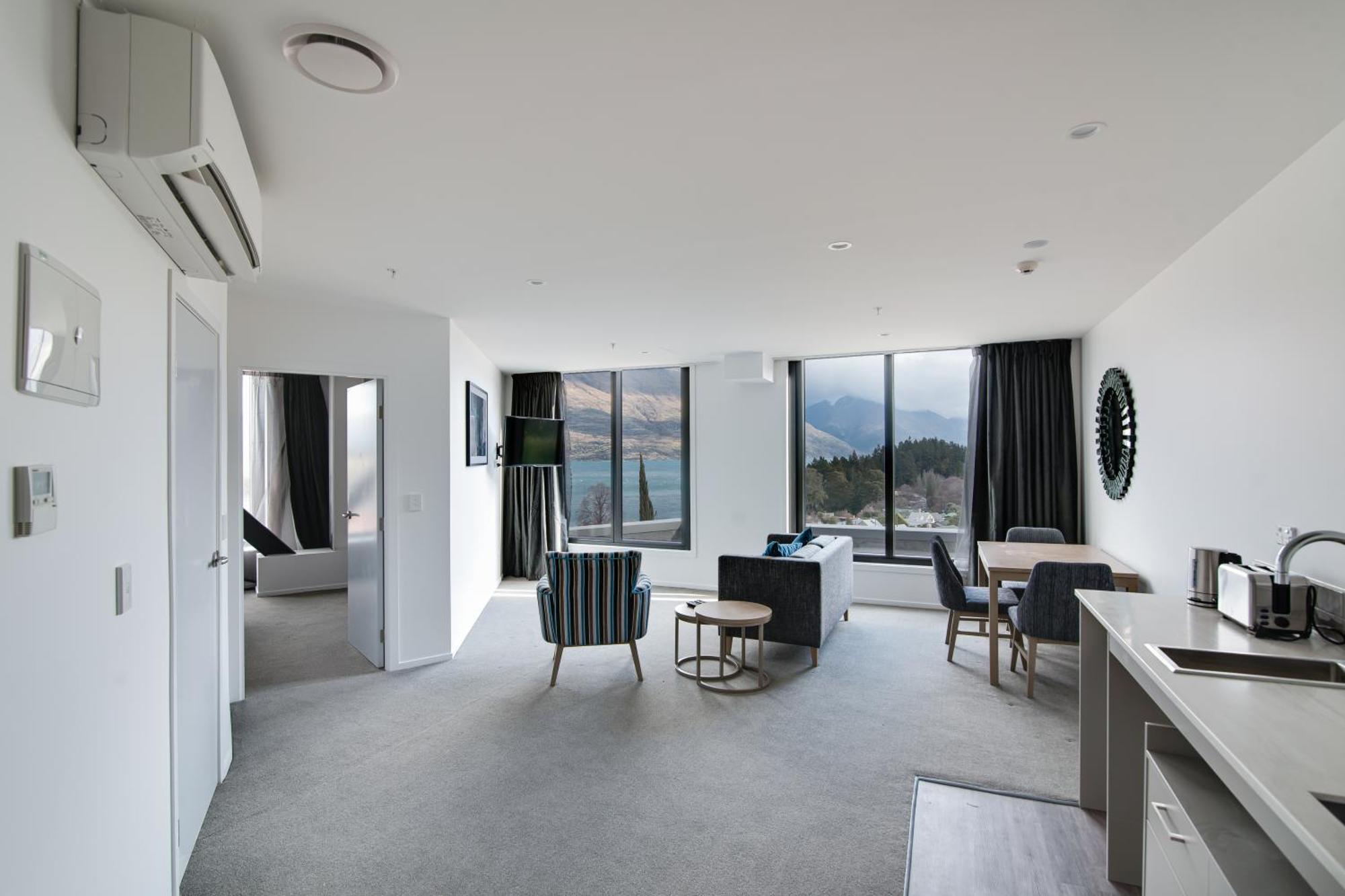 Ramada By Wyndham Queenstown Central מראה חיצוני תמונה