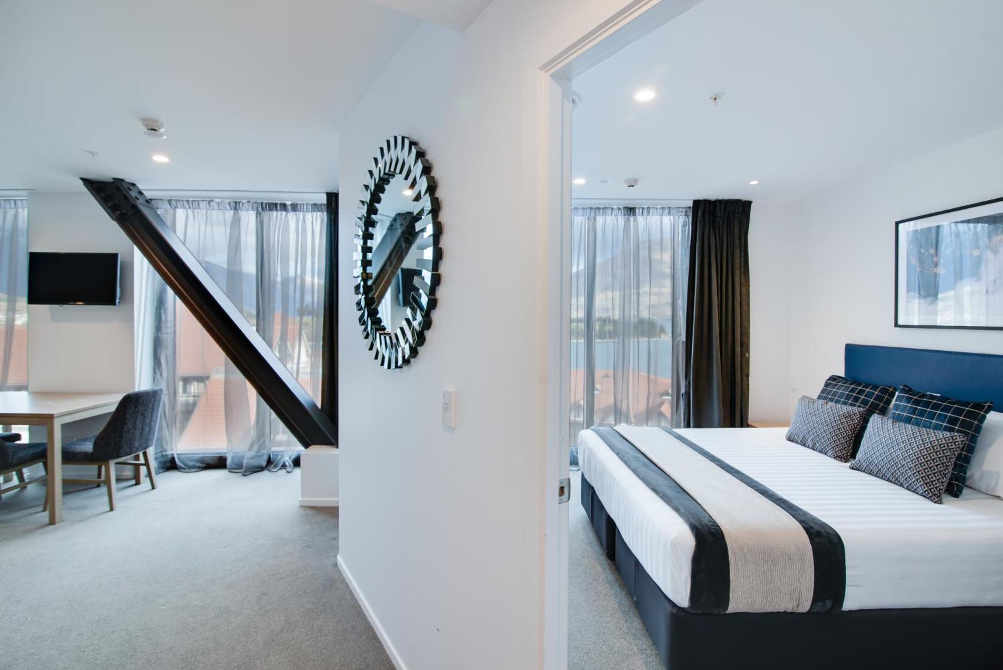 Ramada By Wyndham Queenstown Central מראה חיצוני תמונה
