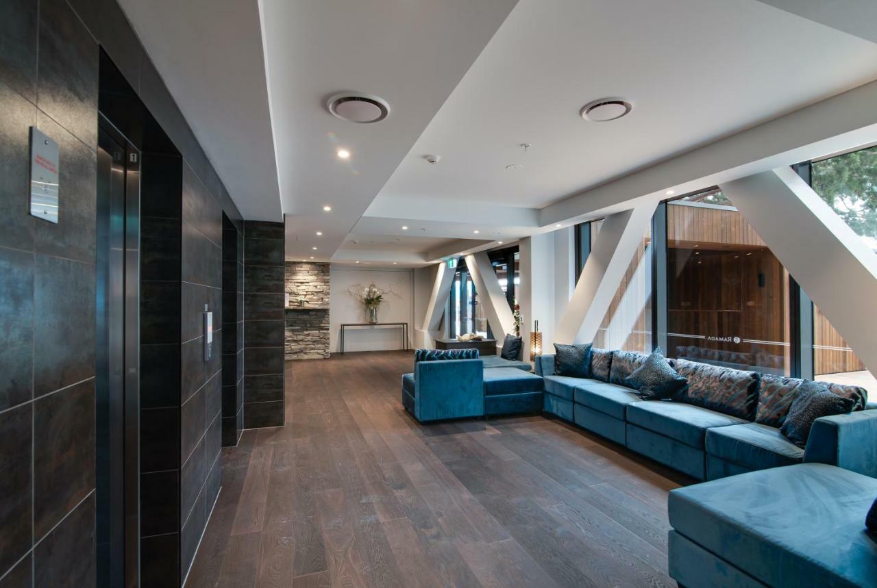 Ramada By Wyndham Queenstown Central מראה חיצוני תמונה