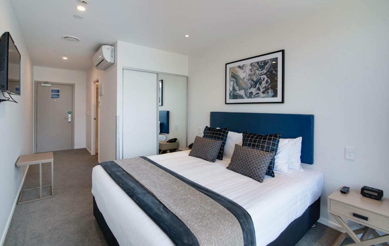 Ramada By Wyndham Queenstown Central מראה חיצוני תמונה